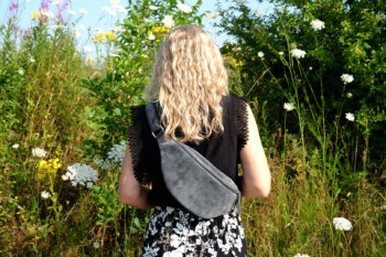 Miko bumbag i grå ruskind - small - Image 2