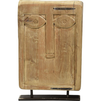 Art træskulptur på jernfod