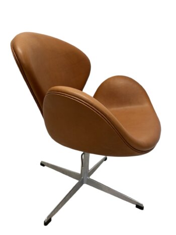 3320 Svanen af Arne Jacobsen (Brugt Nypolstrede) Pure Anilin - Image 4