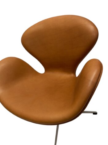 3320 Svanen af Arne Jacobsen (Brugt Nypolstrede) Pure Anilin - Image 2