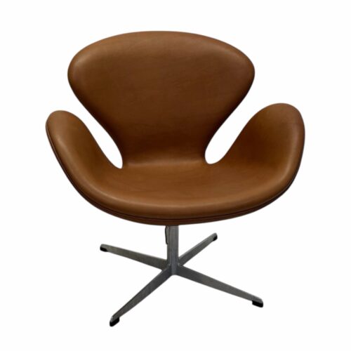 3320 Svanen af Arne Jacobsen (Brugt Nypolstrede) Pure Anilin