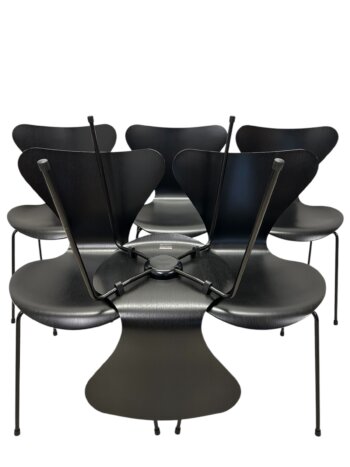6. stk Arne Jacobsen Syverstol 3107 – Sort Ask, Sort Stel (2019) | Fritz Hansen - Image 4