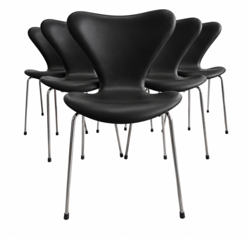 6. stk Arne Jacobsen 3107 Syverstole – Nypolstret i Eksklusivt Koskind & Sort Læder