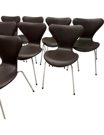8 stk. Syverstole 3107 – Nypolstrede i Dark Brown Deluxe Soft Læder | Arne Jacobsen & Fritz Hansen - Image 4