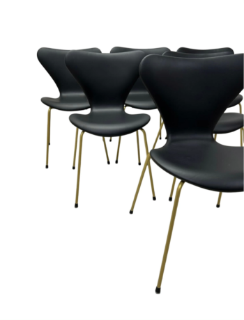 6. stk Arne Jacobsen 3107 Syverstole – Nypolstrede i Sort Soft Semi Anilin | - guld/messing stel - Fritz Hansen - Image 4