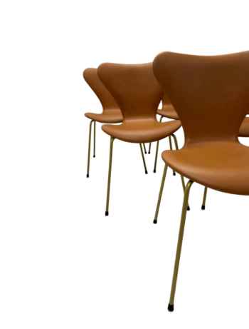 6 stk. Syverstole 3107 Serie 7, Fuldpolstret i Cognac Soft Semi-Anilin – Designet af Arne Jacobsen - Image 4