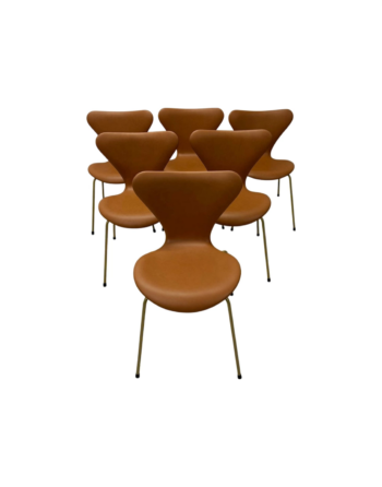 6 stk. Syverstole 3107 Serie 7, Fuldpolstret i Cognac Soft Semi-Anilin – Designet af Arne Jacobsen