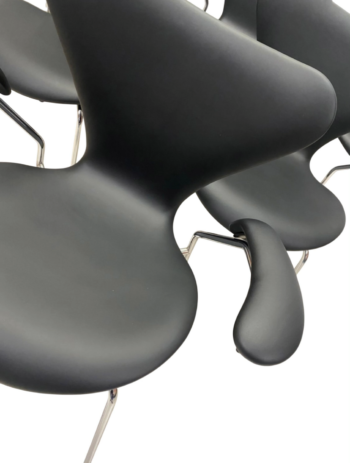 6. stk FH 3207 Syverstole med Armlæn af Arne Jacobsen – Nypolstrede | Ikonisk Dansk Design - Image 2