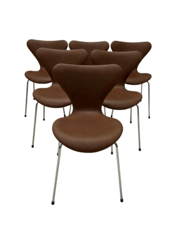 6. stk Syverstole af Arne Jacobsen – Nypolstrede i Kalato Brown Soft Semi-Anilin Læder - Fritz Hansen