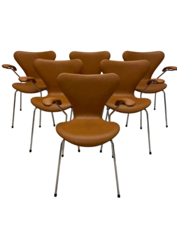 6. stk FH 3207 syver armstole af Arne Jacobsen, Nypolstrede i Cognac Semi-Anilin - Fritz Hansen