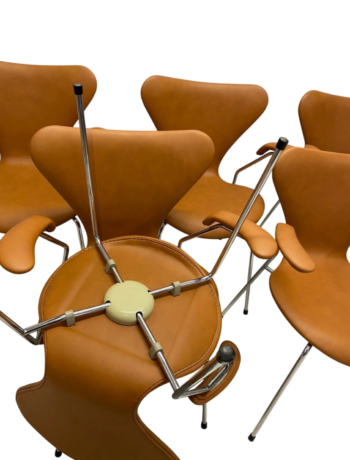 6. stk FH 3207 syver armstole af Arne Jacobsen, Nypolstrede i Cognac Semi-Anilin - Fritz Hansen - Image 3