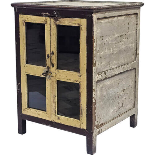 Flerfarvet skøn vitrine