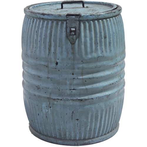 Gammel blå tønde med låg