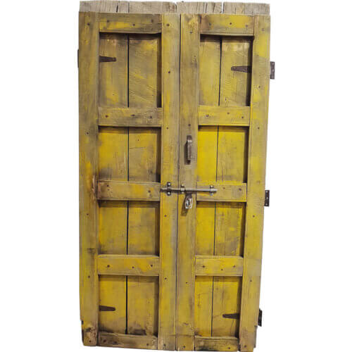 Gammel solskinsgul dør