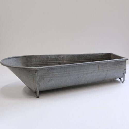 Gammelt badekar i zink