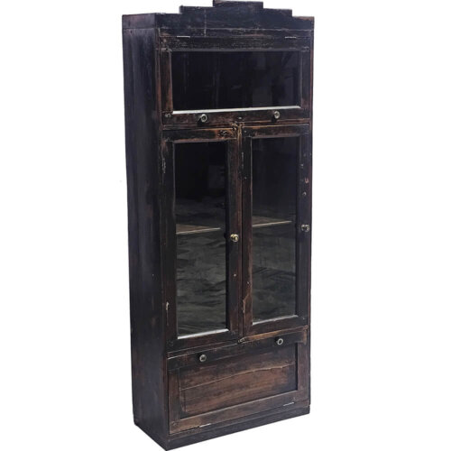 Enkelt mørkebrunt skab