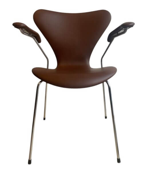 Arne Jacobsen Syver Stol – Kalato Brown Soft, Semi-anilin Læder med Armlæn