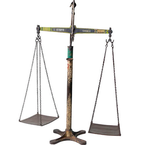 Imponerende gammel handelsvægt