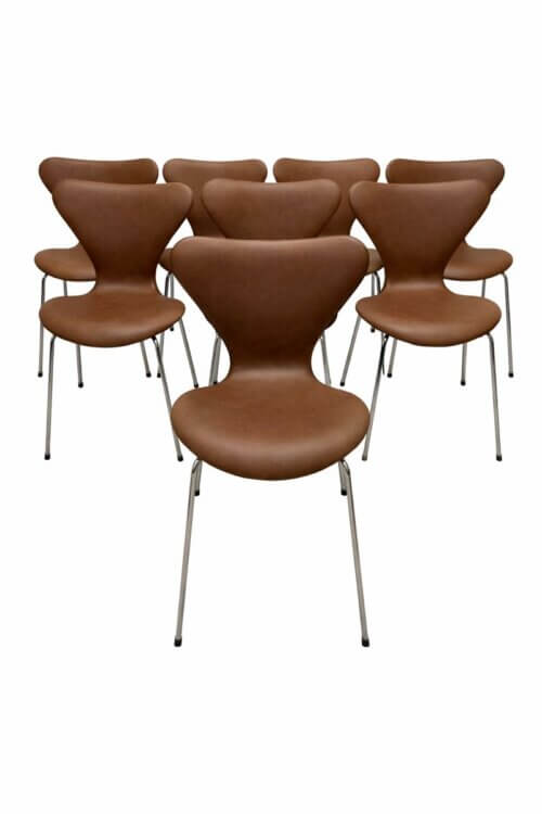 Arne Jacobsen Syverstol 3107 – 8 stk. nypolstrede stole i Soft Kalato læder | Fritz Hansen