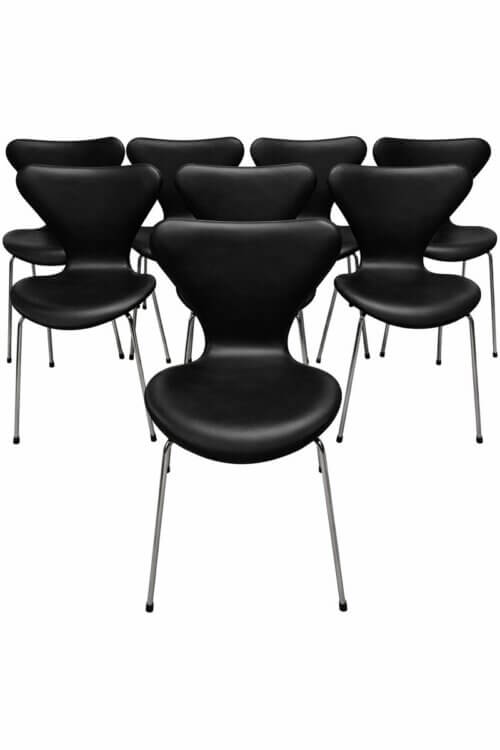 Arne Jacobsen Syverstol 3107 – 8 stk. nypolstrede stole i sort læder | Fritz Hansen