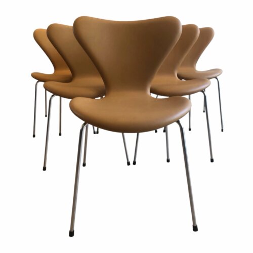 6. Stk Arne Jacobsen 3107 Syverstole - Nypolstrede i Elmo Rustical Natur læder - FH