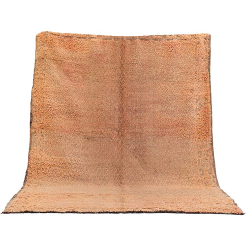 Sandfarvet vintage tæppe med patina